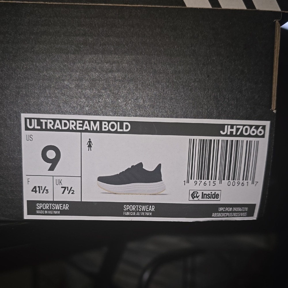 Ultradream Bold Black Sneakers